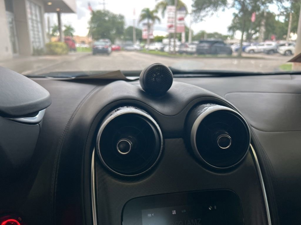 Used 2020 McLaren 570S Spider image 36