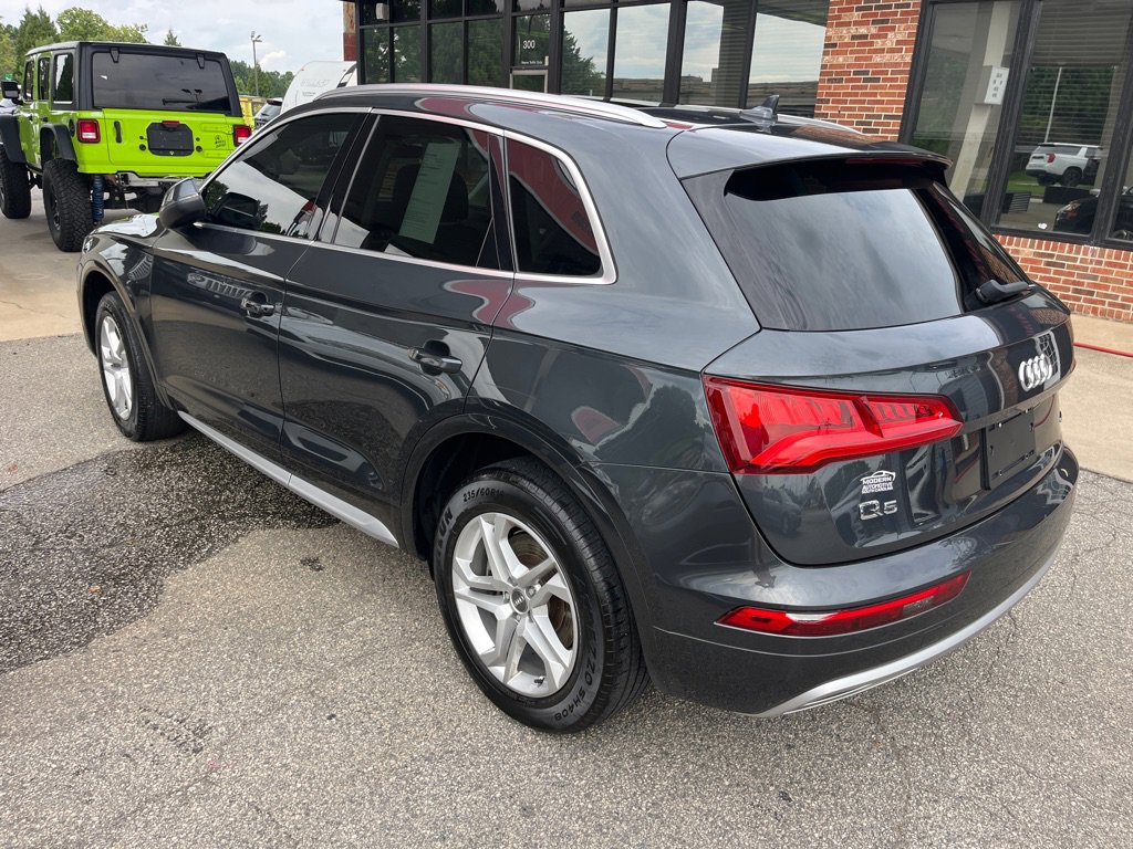 Used 2019 Audi Q5 2.0T Premium w/ Convenience Package image 2