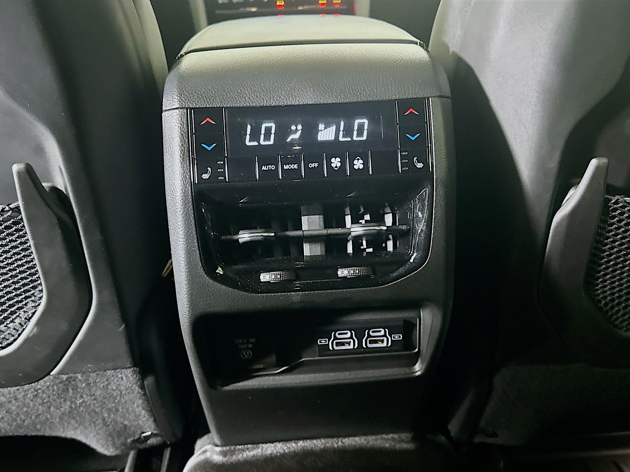 Used 2023 Jeep Grand Cherokee Overland w/ Advanced Protech Group III image 29