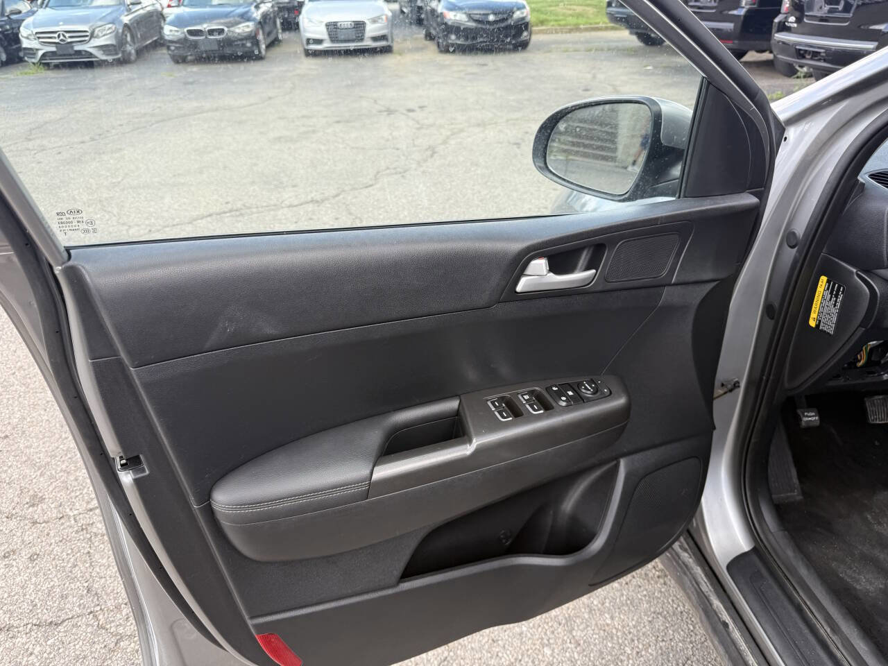 Used 2020 Kia Sportage LX image 14