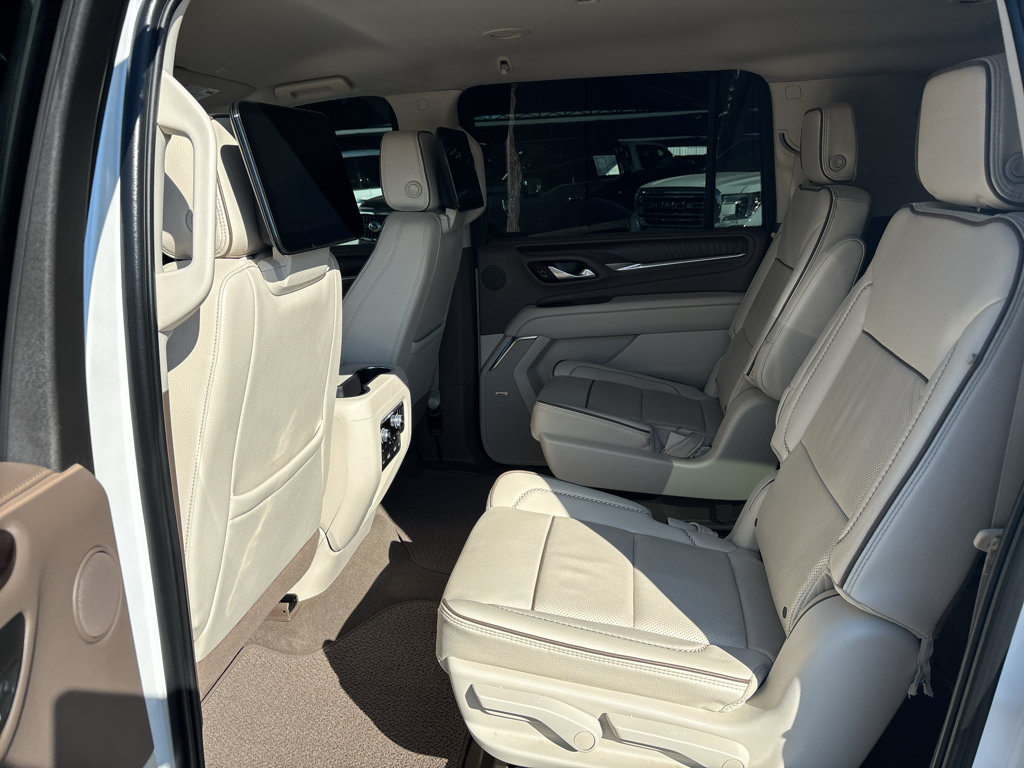 Certified 2024 GMC Yukon XL Denali w/ Advanced Technology Package AWD/4WD image 17