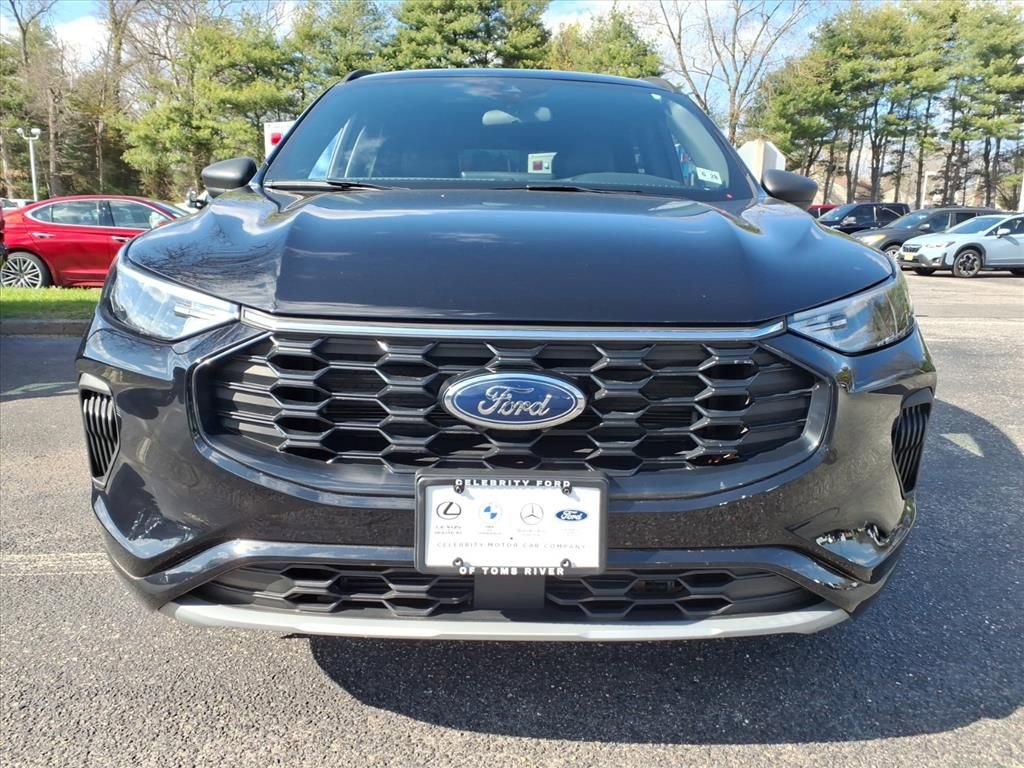 Certified 2023 Ford Escape ST-Line w/ Tech Pack #1 image 6