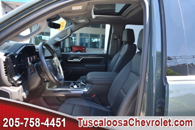 Used 2025 Chevrolet Silverado 2500 LTZ w/ LTZ Premium Package AWD/4WD image 22