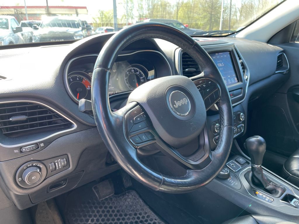 Used 2019 Jeep Cherokee Trailhawk w/ Cold Weather Group image 15