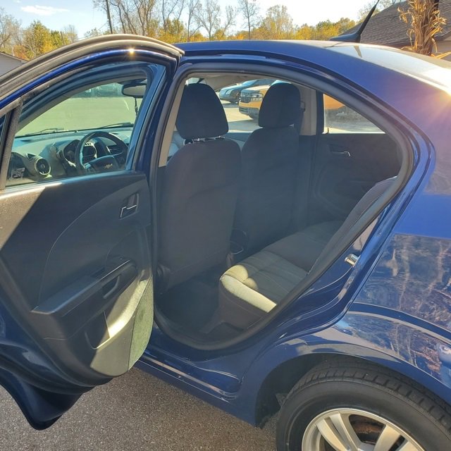 Used 2013 Chevrolet Sonic LT image 33