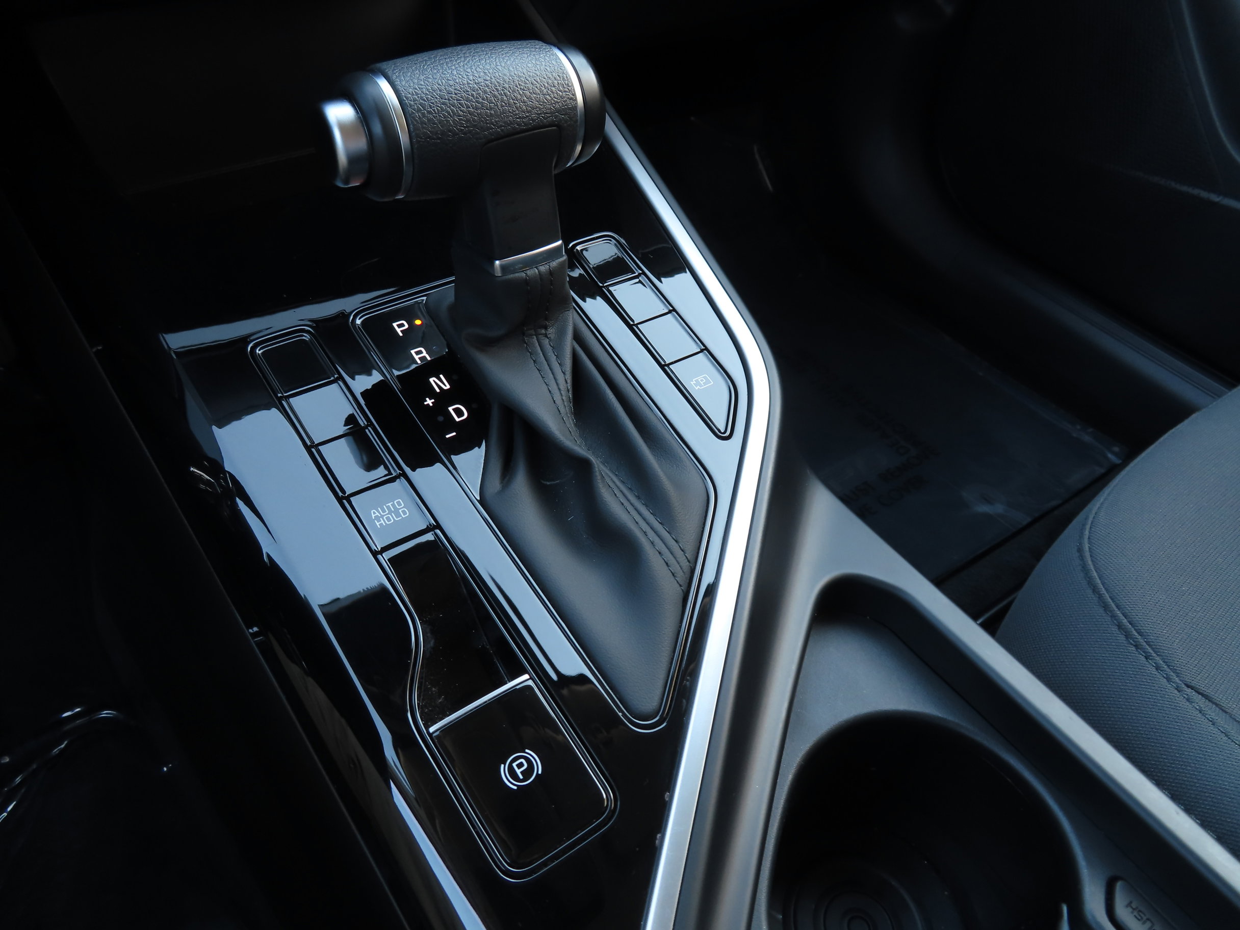 Used 2025 Kia Niro LX image 25