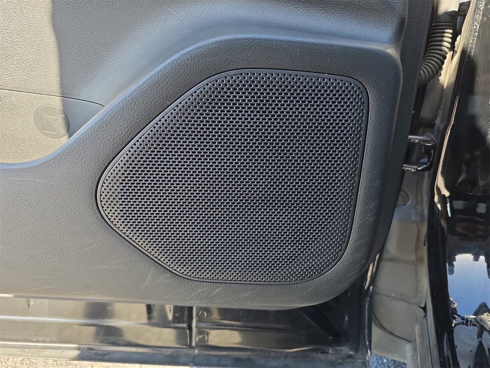 Used 2023 Nissan Rogue SV w/ SV Premium B Package image 15