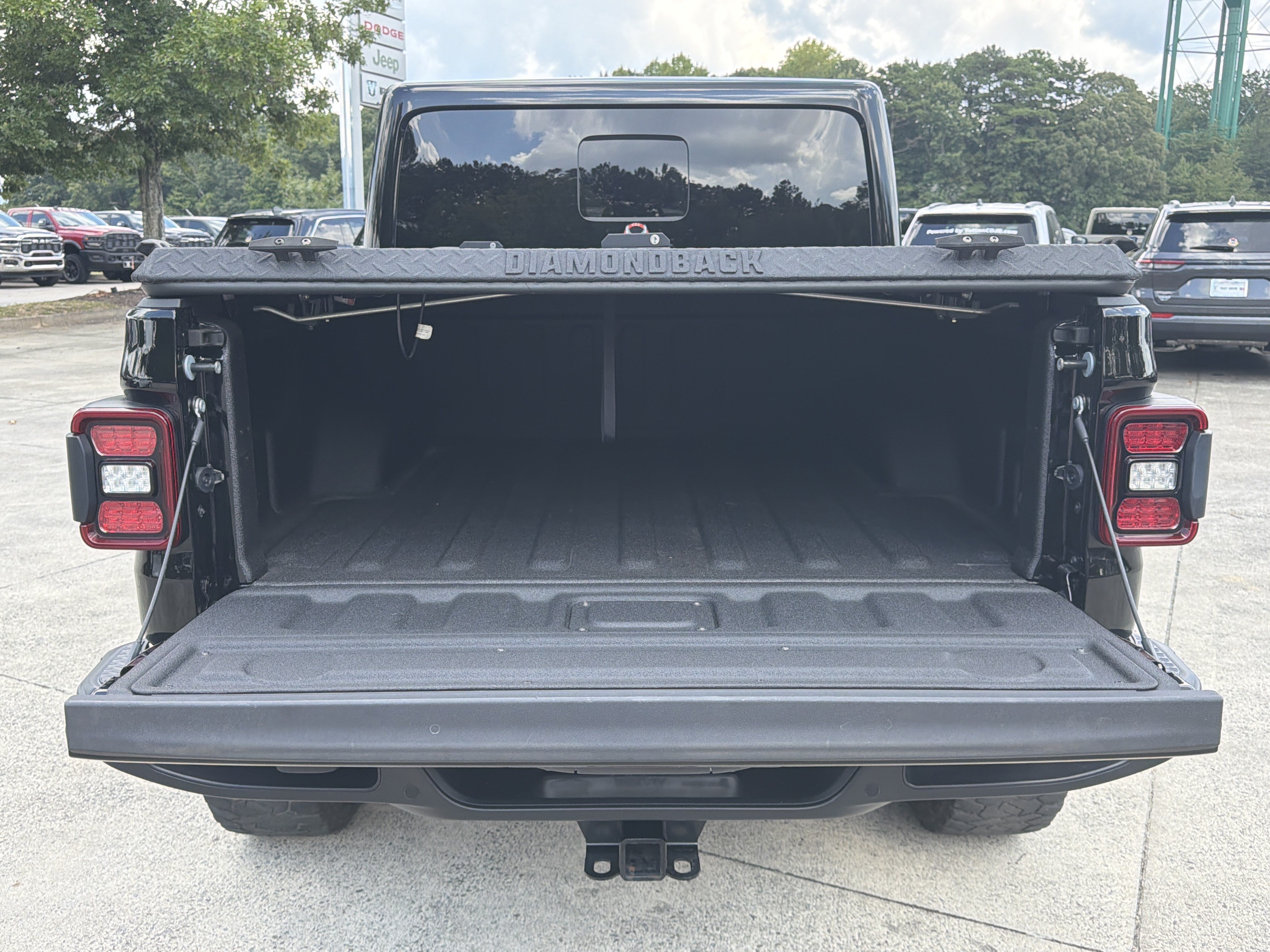 Used 2020 Jeep Gladiator Overland AWD/4WD image 18