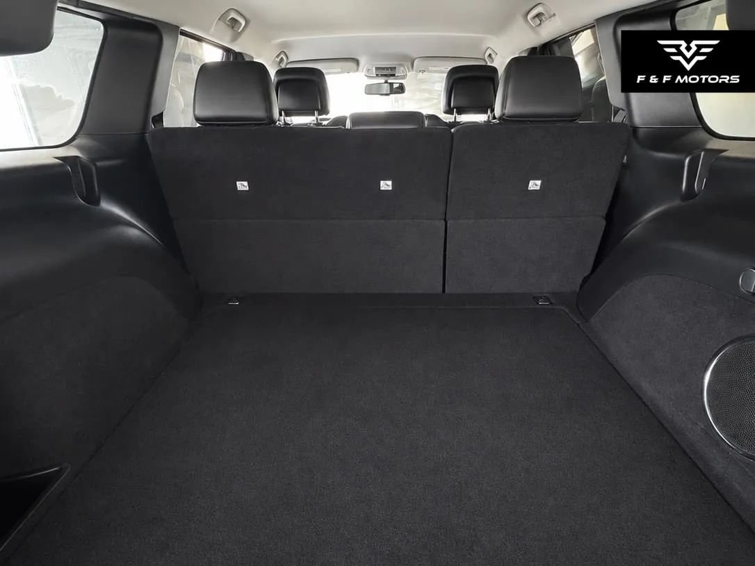 Used 2012 Jeep Grand Cherokee Laredo AWD/4WD image 15