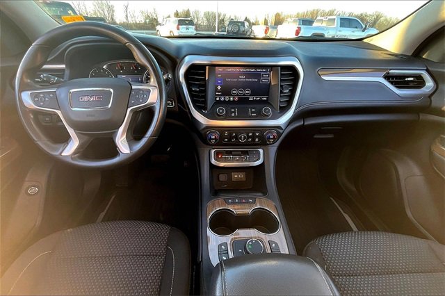 Used 2023 GMC Acadia SLE w/ Driver Convenience Package image 7