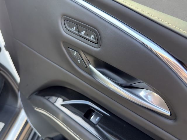 Used 2024 Cadillac Escalade Sport Platinum w/ LPO, ONYX Package image 16