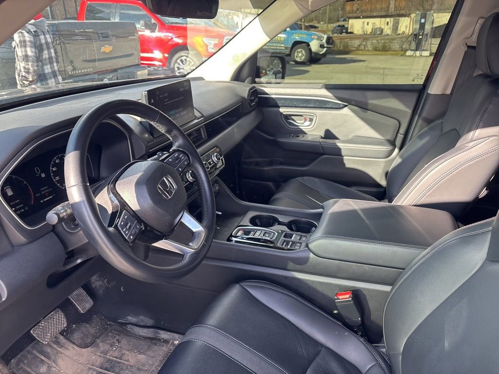 Used 2025 Honda Pilot EX-L image 12
