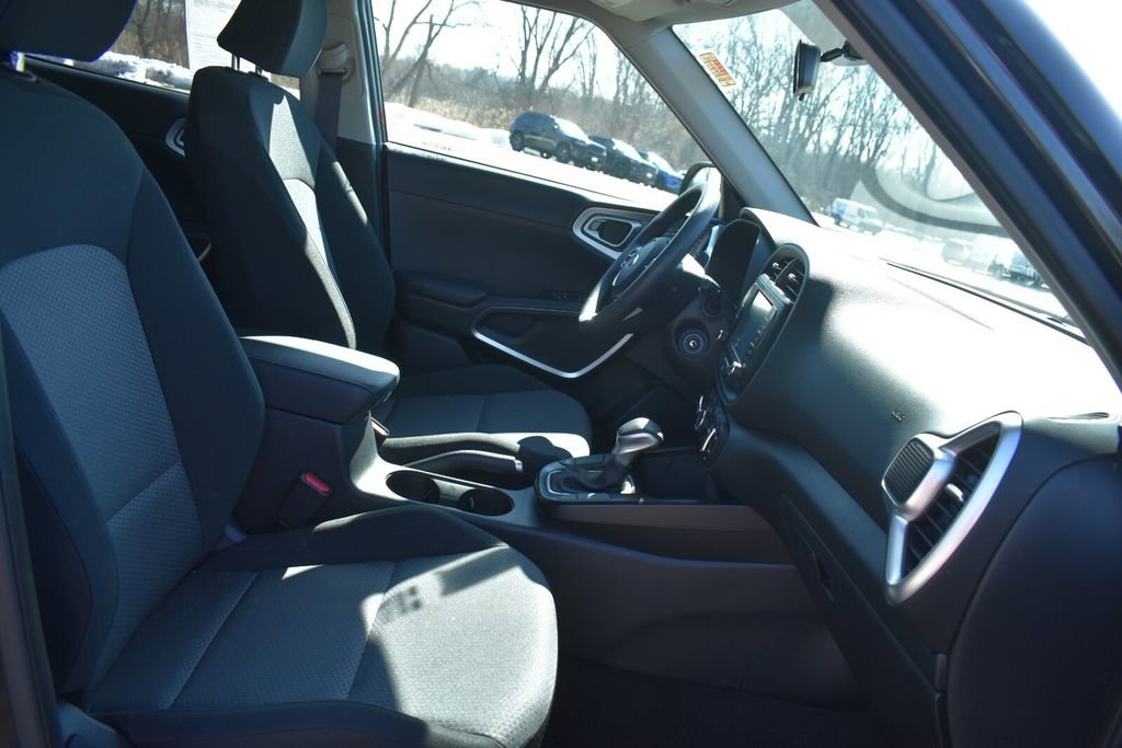 Used 2021 Kia Soul LX FWD image 15