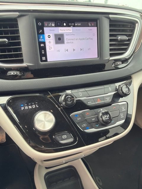 Used 2023 Chrysler Voyager LX FWD image 2