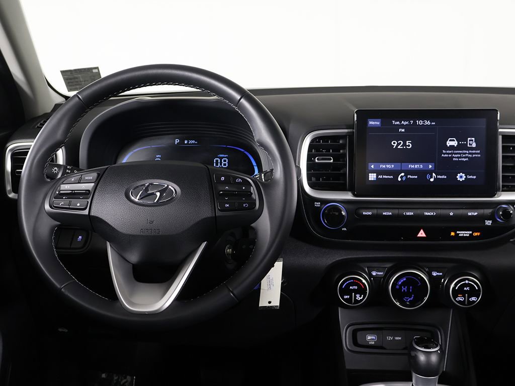 Certified 2023 Hyundai Venue SEL w/ Cargo Package image 30