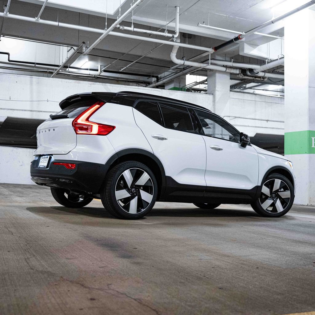 New 2026 Volvo EX40 Plus w/ Climate Package RWD image 6