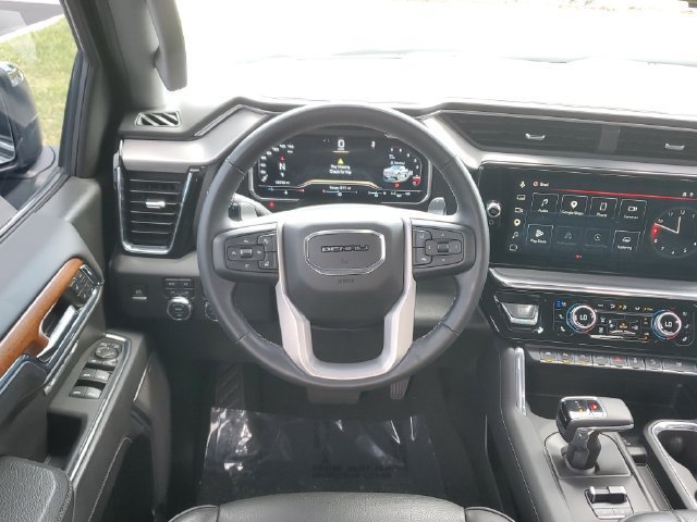 Used 2023 GMC Sierra 1500 Denali w/ Technology Package AWD/4WD image 18