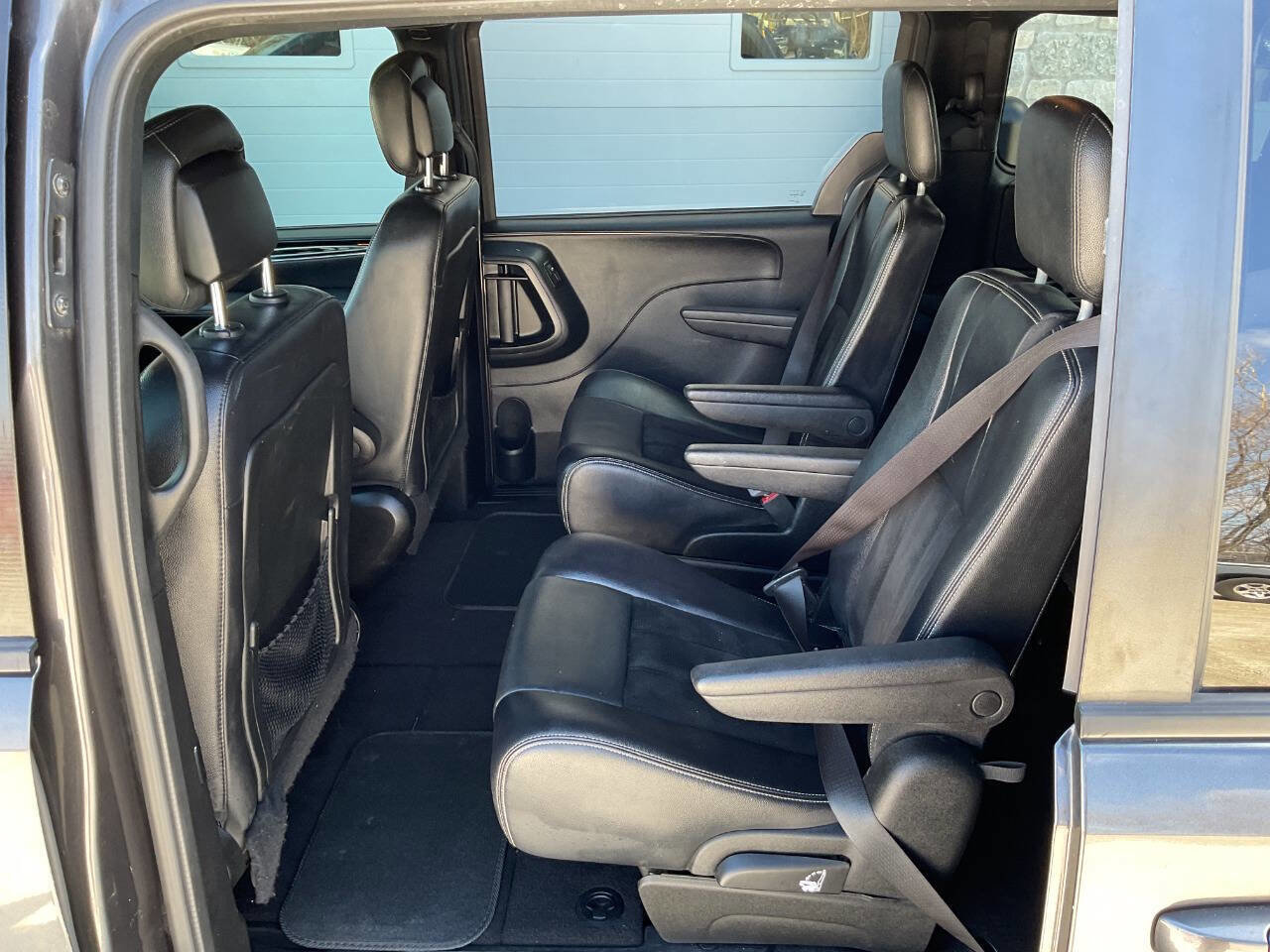 Used 2016 Dodge Grand Caravan SXT image 30