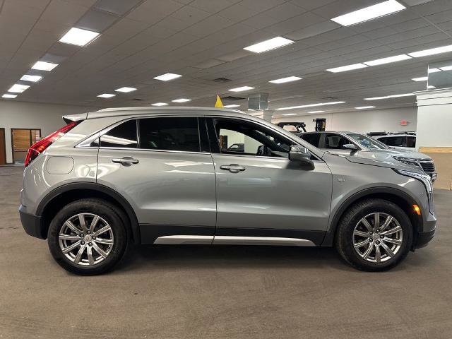 Used 2023 Cadillac XT4 Premium Luxury image 3
