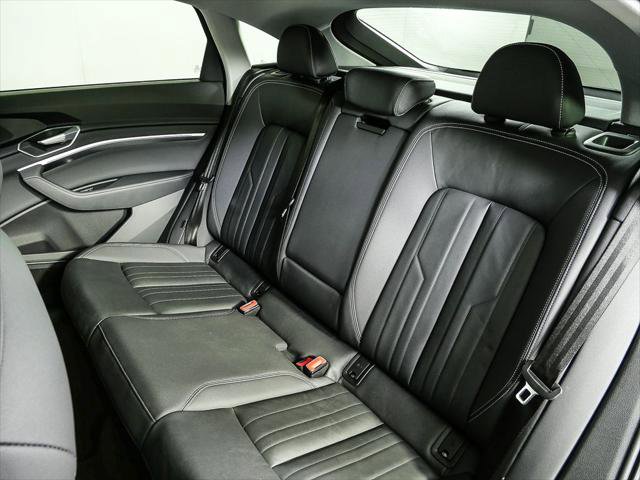 Used 2022 Audi e-tron Premium w/ Convenience Plus Package AWD/4WD image 18