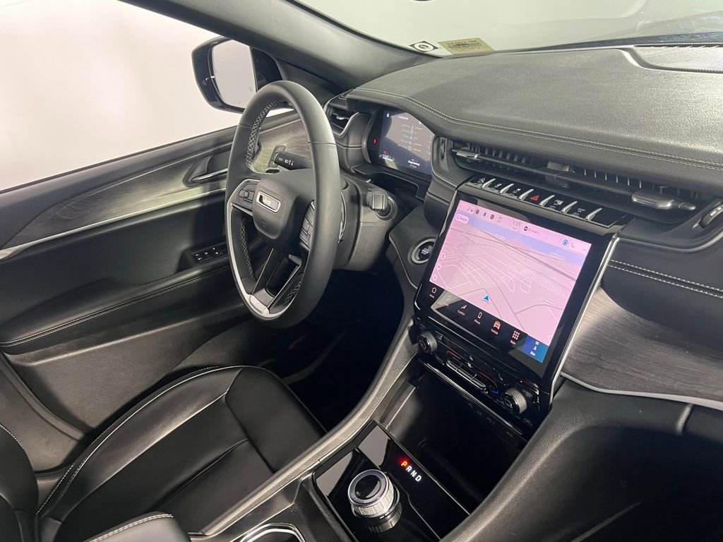 Used 2024 Jeep Grand Cherokee Limited image 41