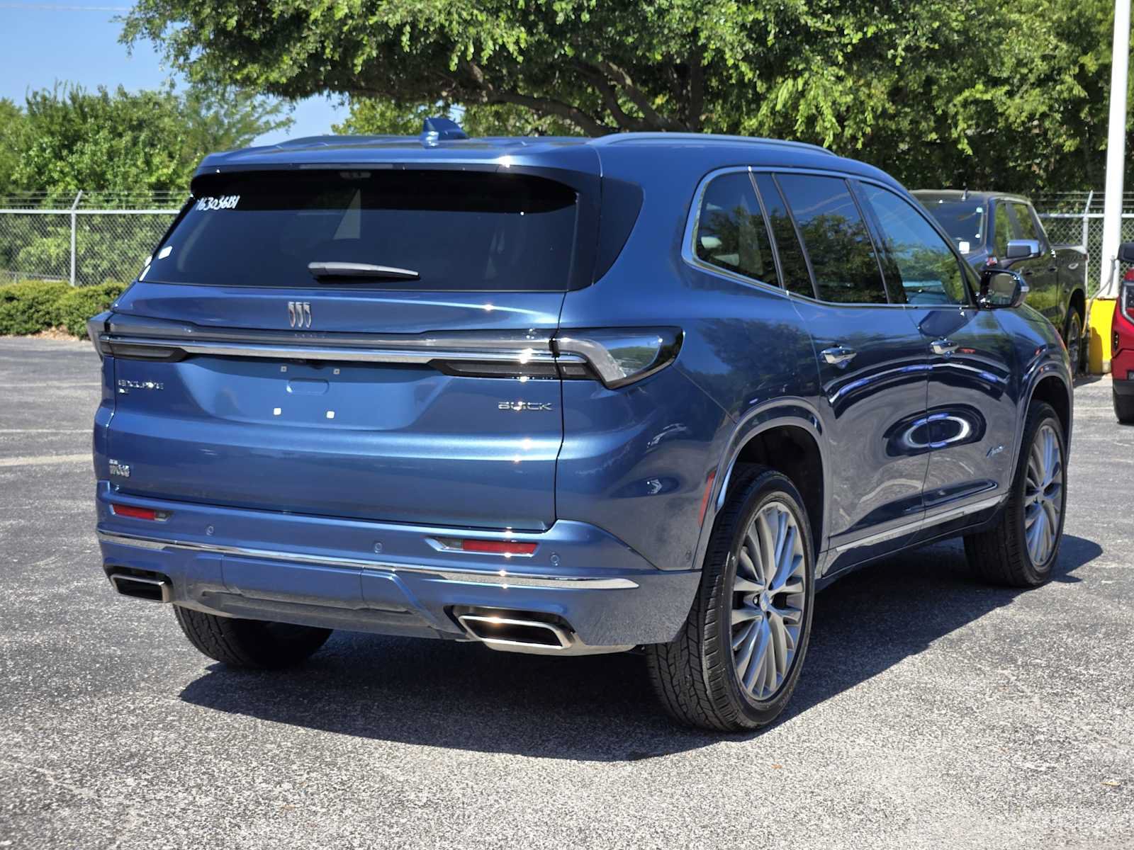 Certified 2026 Buick Enclave Avenir w/ Super Cruise Package AWD/4WD image 7