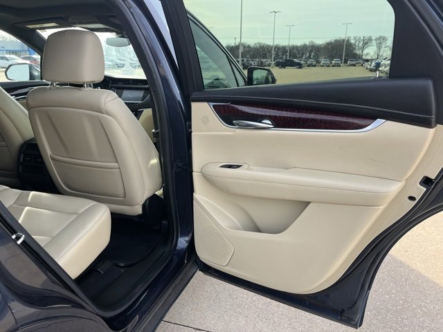 Used 2018 Cadillac XT5 Luxury w/ Driver Awareness Package image 19