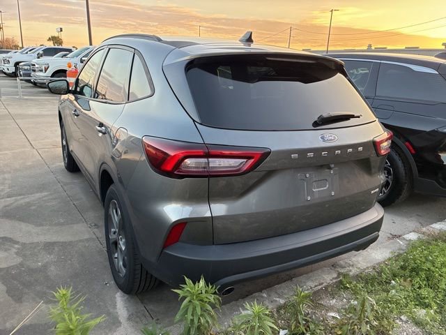 Used 2025 Ford Escape ST-Line image 3