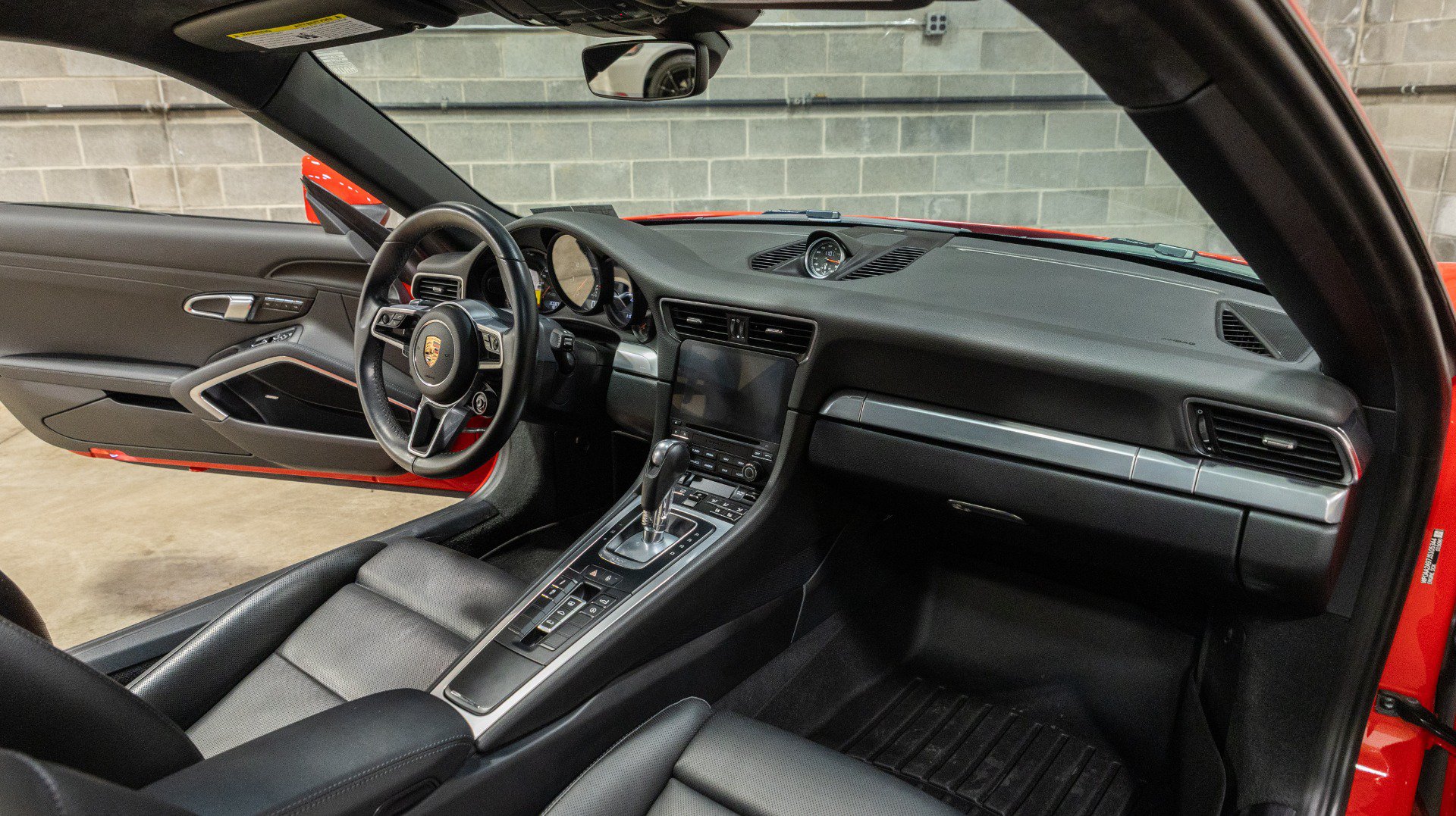 Used 2018 Porsche 911 Carrera RWD image 50