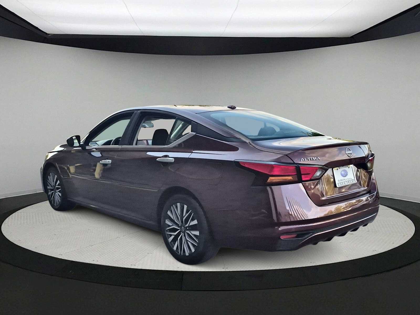 Used 2024 Nissan Altima 2.5 SV FWD image 6