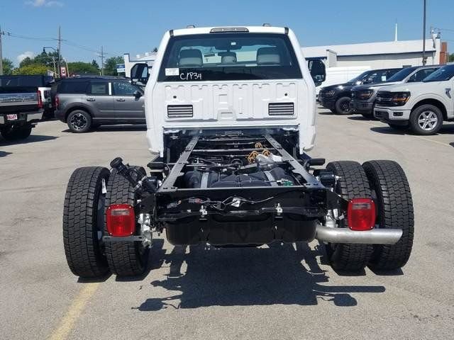 New 2026 Ford F550 4x4 Regular Cab Super Duty image 3