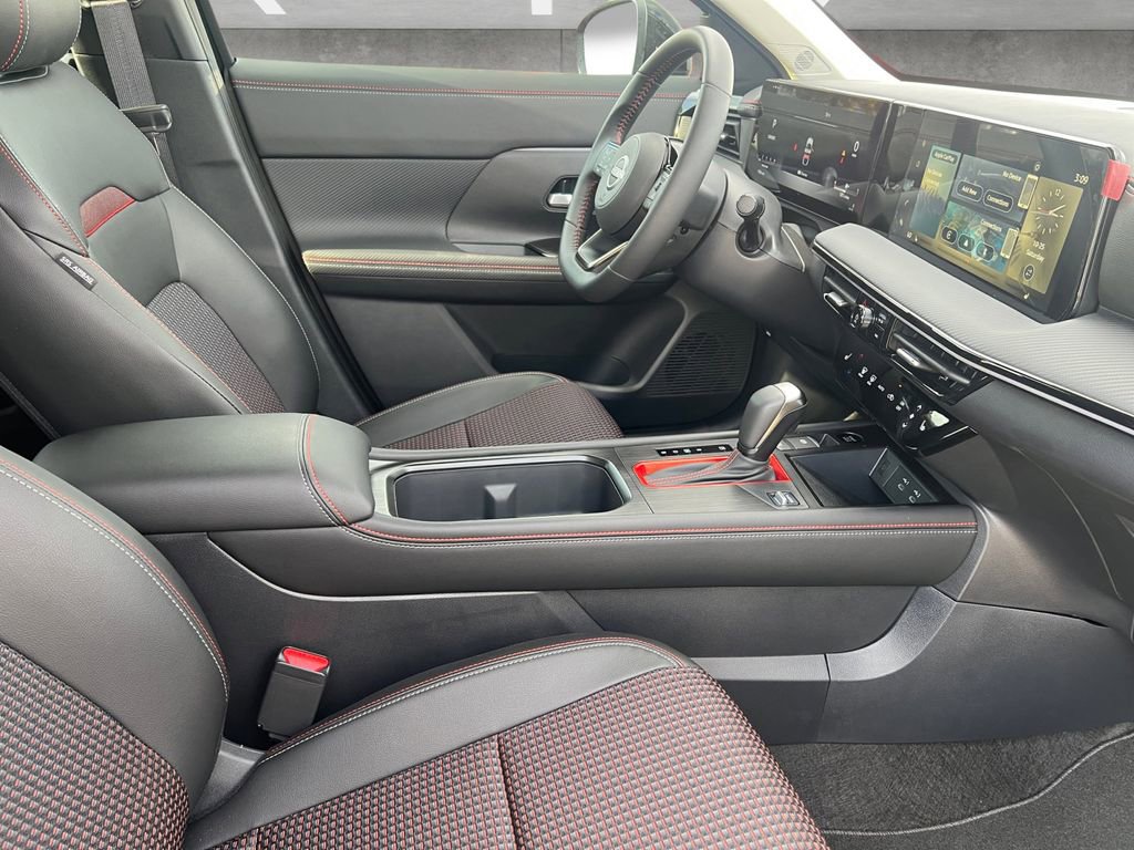 New 2025 Nissan Kicks SR w/ SR Premium Package image 24