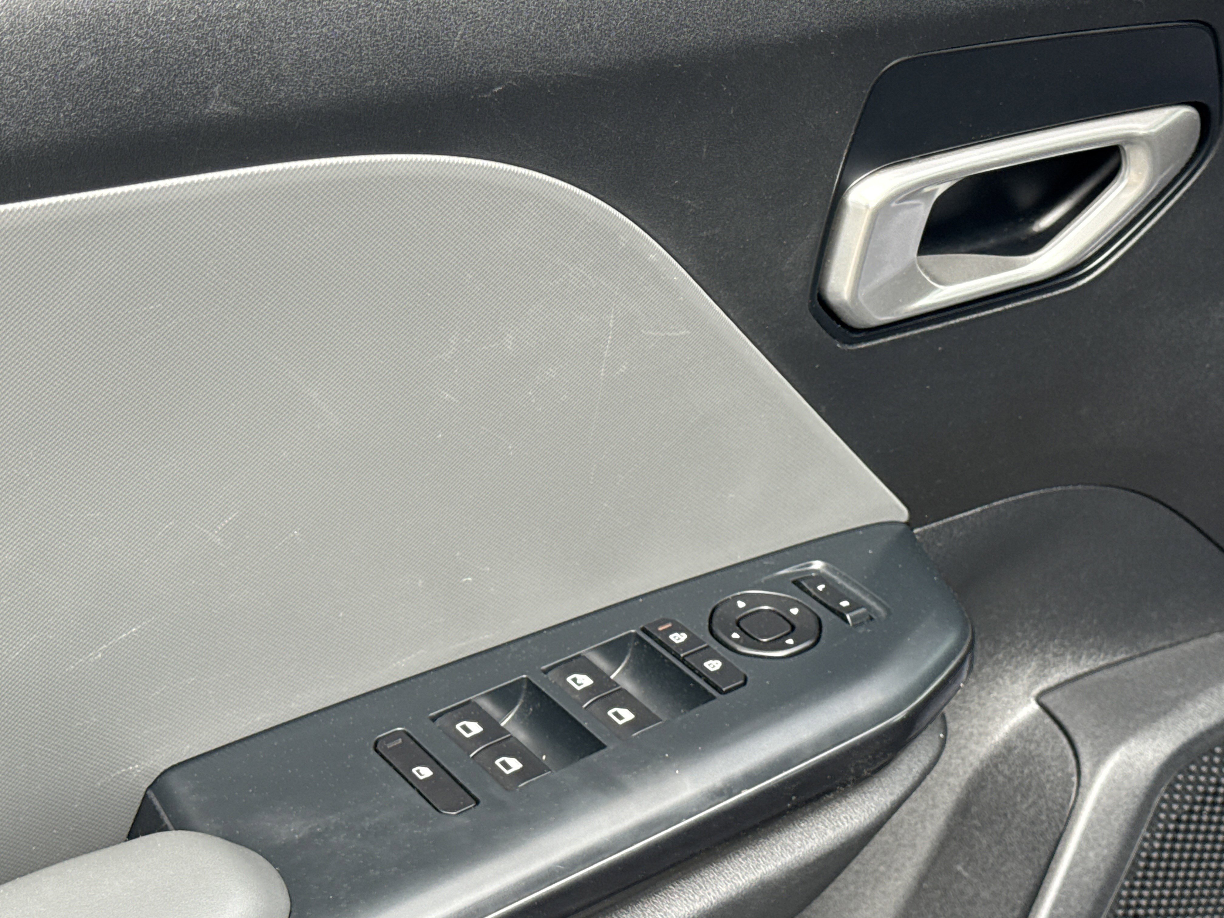 Used 2025 Kia K4 LXS image 25