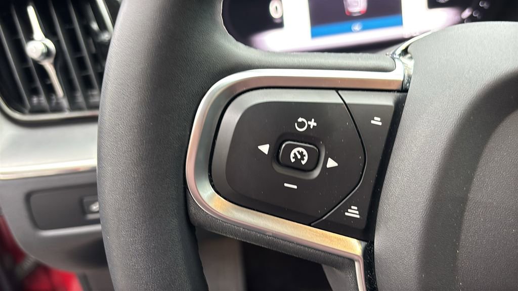 Certified 2023 Volvo XC60 B5 Core w/ Climate Package AWD/4WD image 16