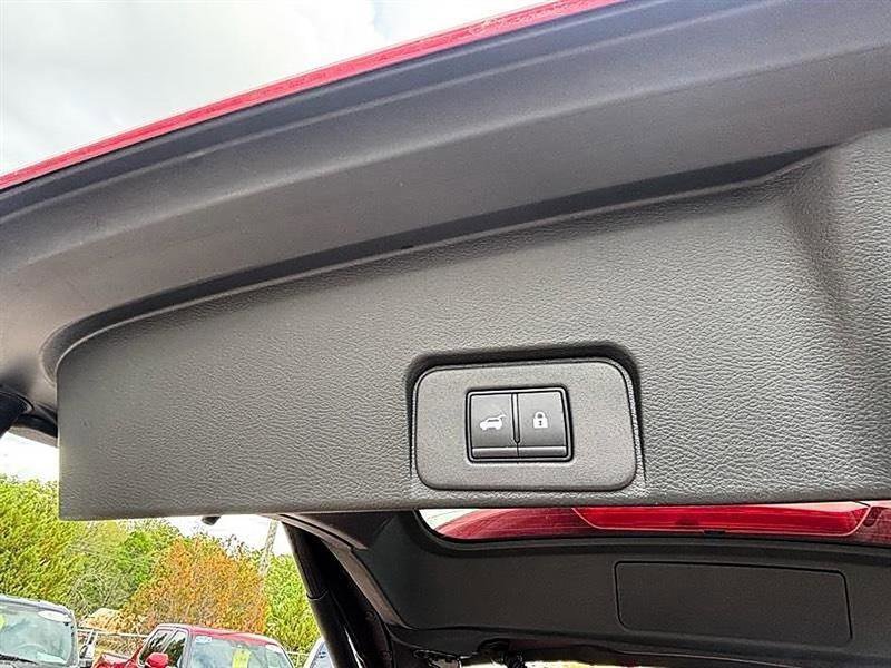 Used 2025 Nissan Rogue SL w/ Tech Package image 47