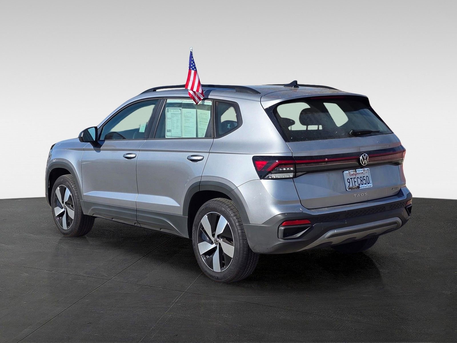Used 2025 Volkswagen Taos S AWD/4WD image 6