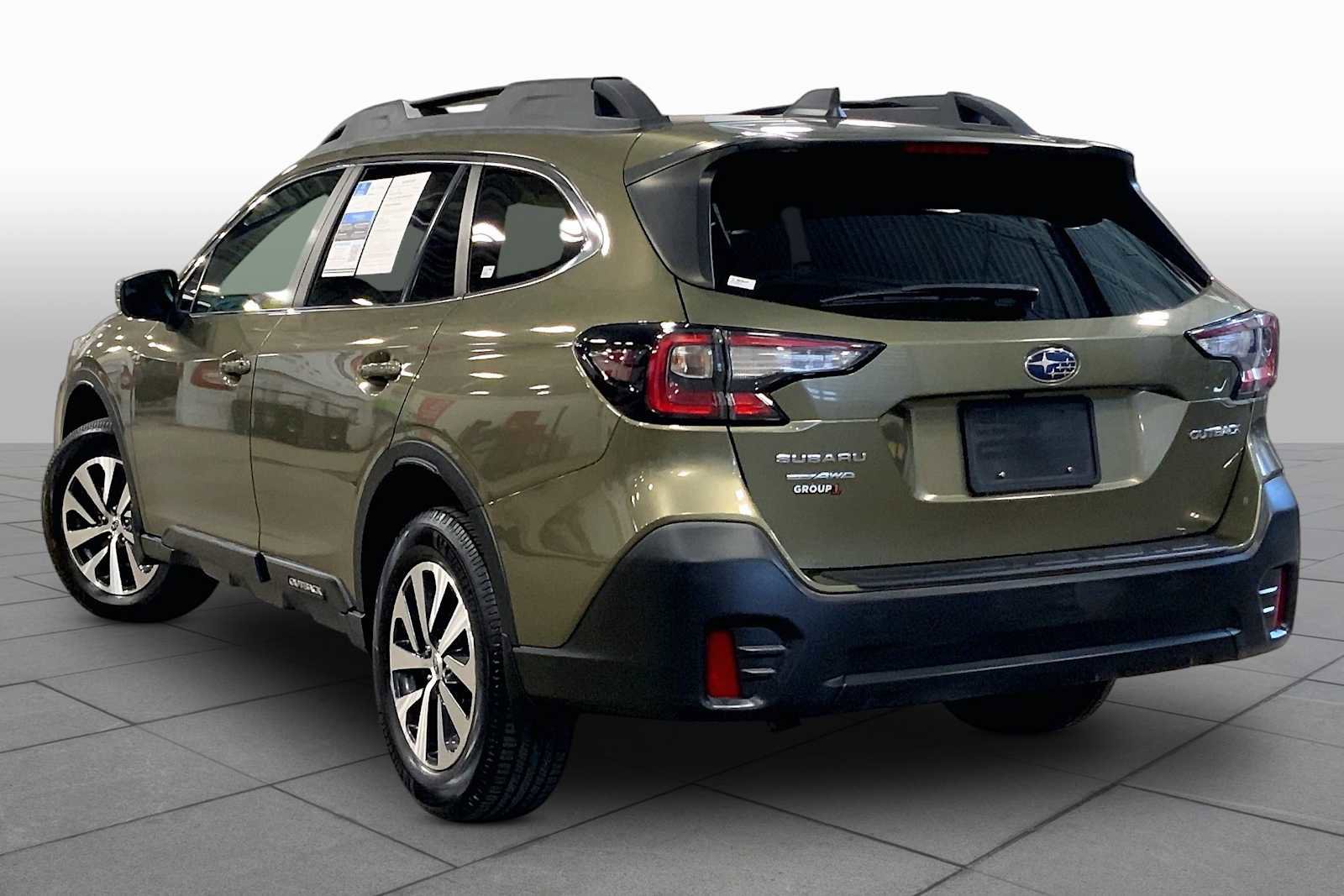 Used 2021 Subaru Outback Premium image 12