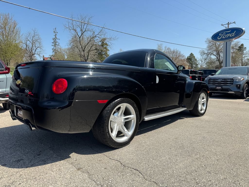 Used 2003 Chevrolet SSR w/ Preferred Equipment Group RWD image 5