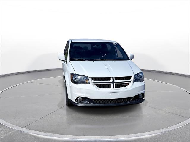 Used 2017 Dodge Grand Caravan GT image 2