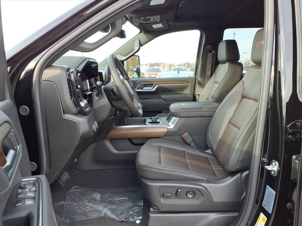 New 2026 Chevrolet Silverado 3500 High Country w/ Technology Package image 16