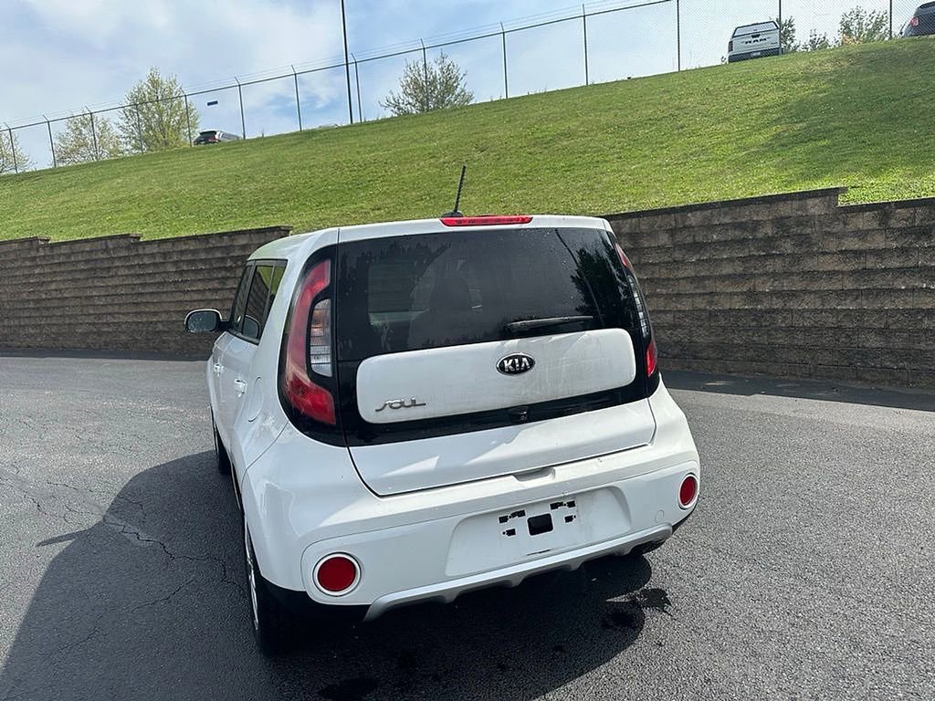 Used 2018 Kia Soul + image 6