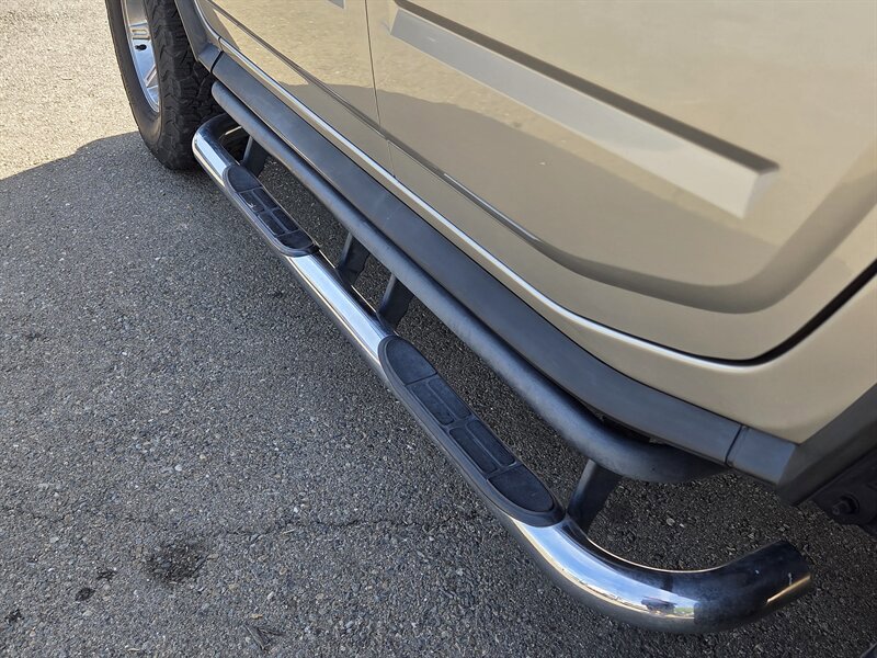 Used 2005 HUMMER H2 SUT w/ Preferred Equipment Group AWD/4WD image 8