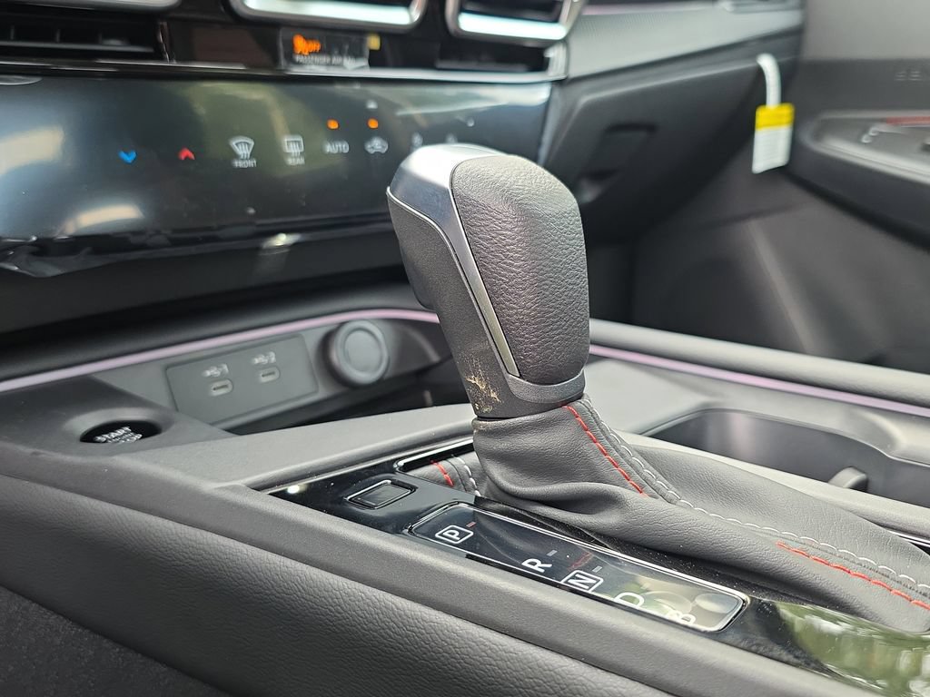 New 2026 Nissan Sentra SR w/ Floor Mat Package FWD image 32
