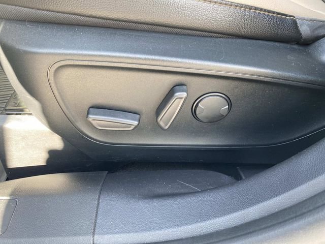 Certified 2020 Ford Escape Titanium FWD image 23