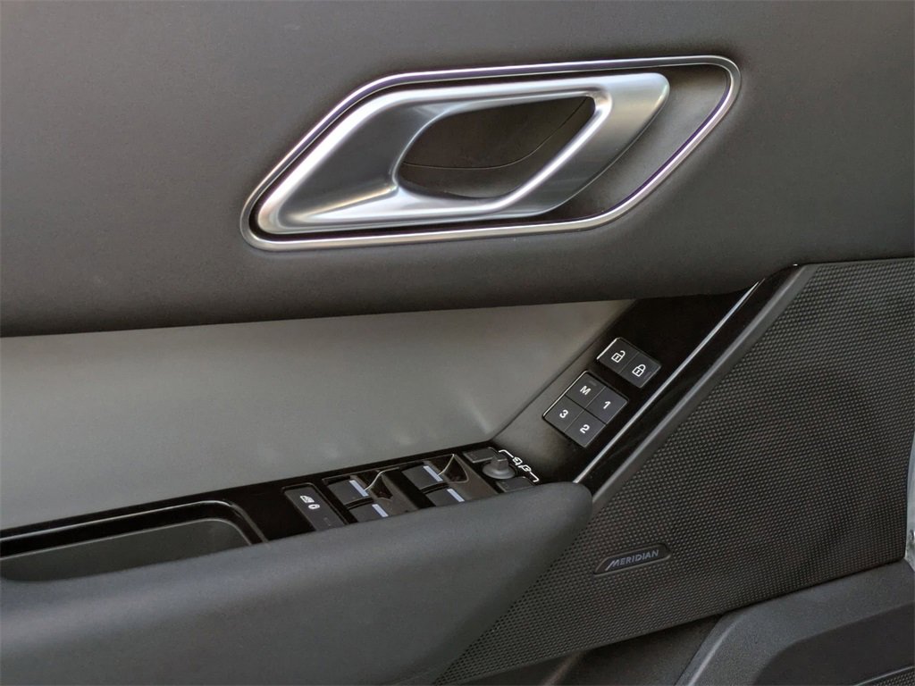 Used 2024 Land Rover Range Rover Velar S image 13