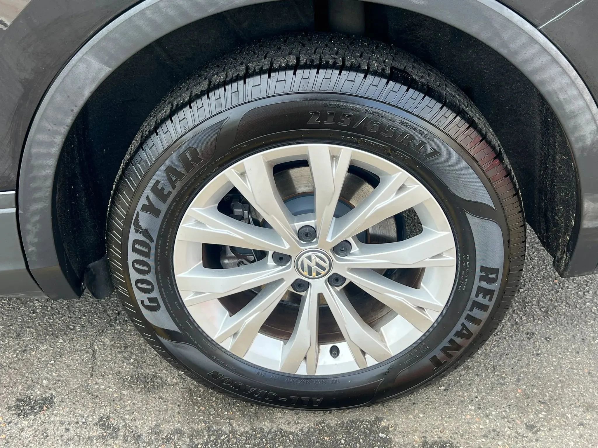 Used 2018 Volkswagen Tiguan S FWD image 11