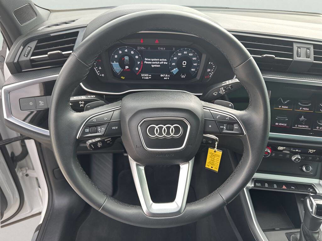 Used 2025 Audi Q3 2.0T Premium image 21