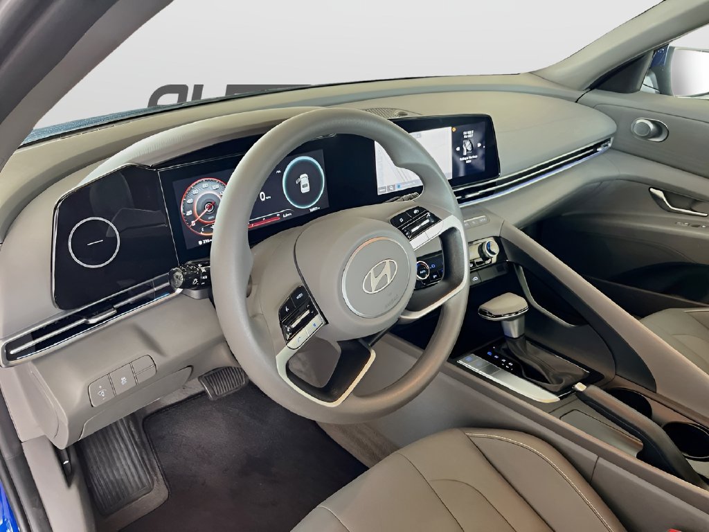 Used 2024 Hyundai Elantra SEL FWD image 9
