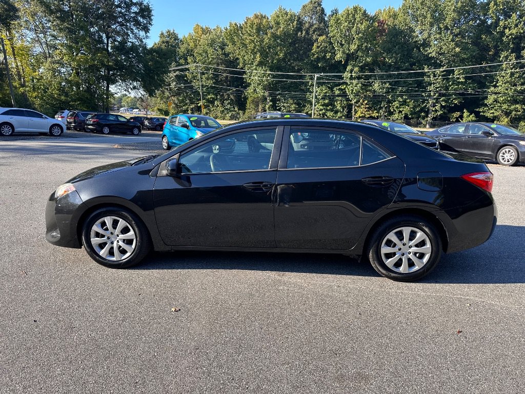 Used 2018 Toyota Corolla LE FWD image 4