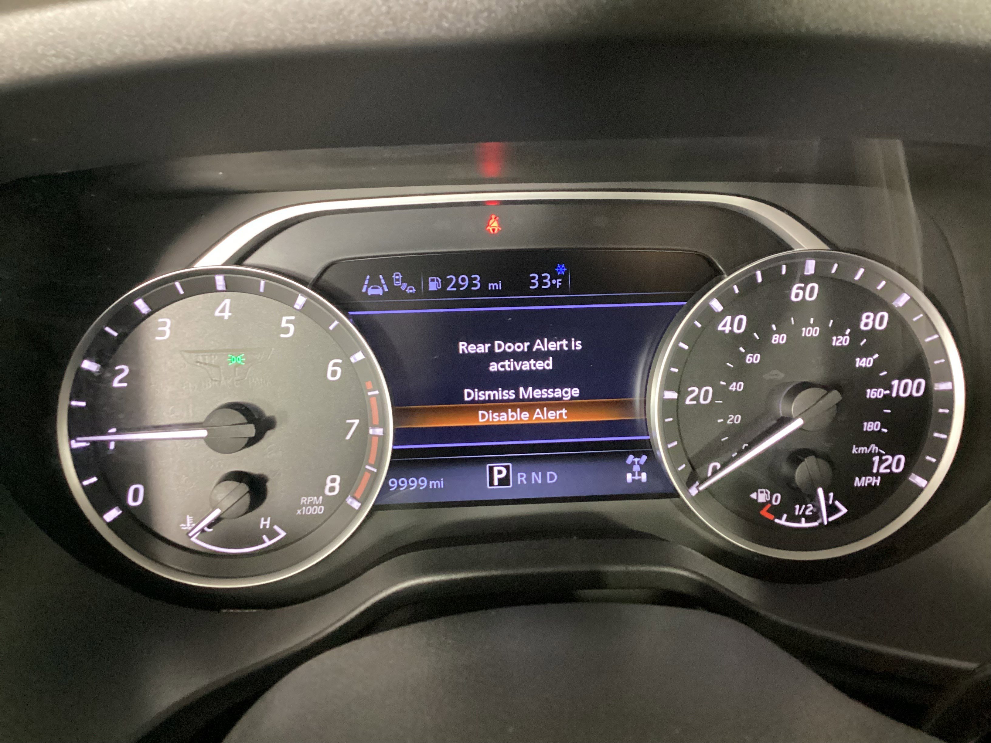 Used 2024 Nissan Titan SV w/ SV Convenience Package image 17